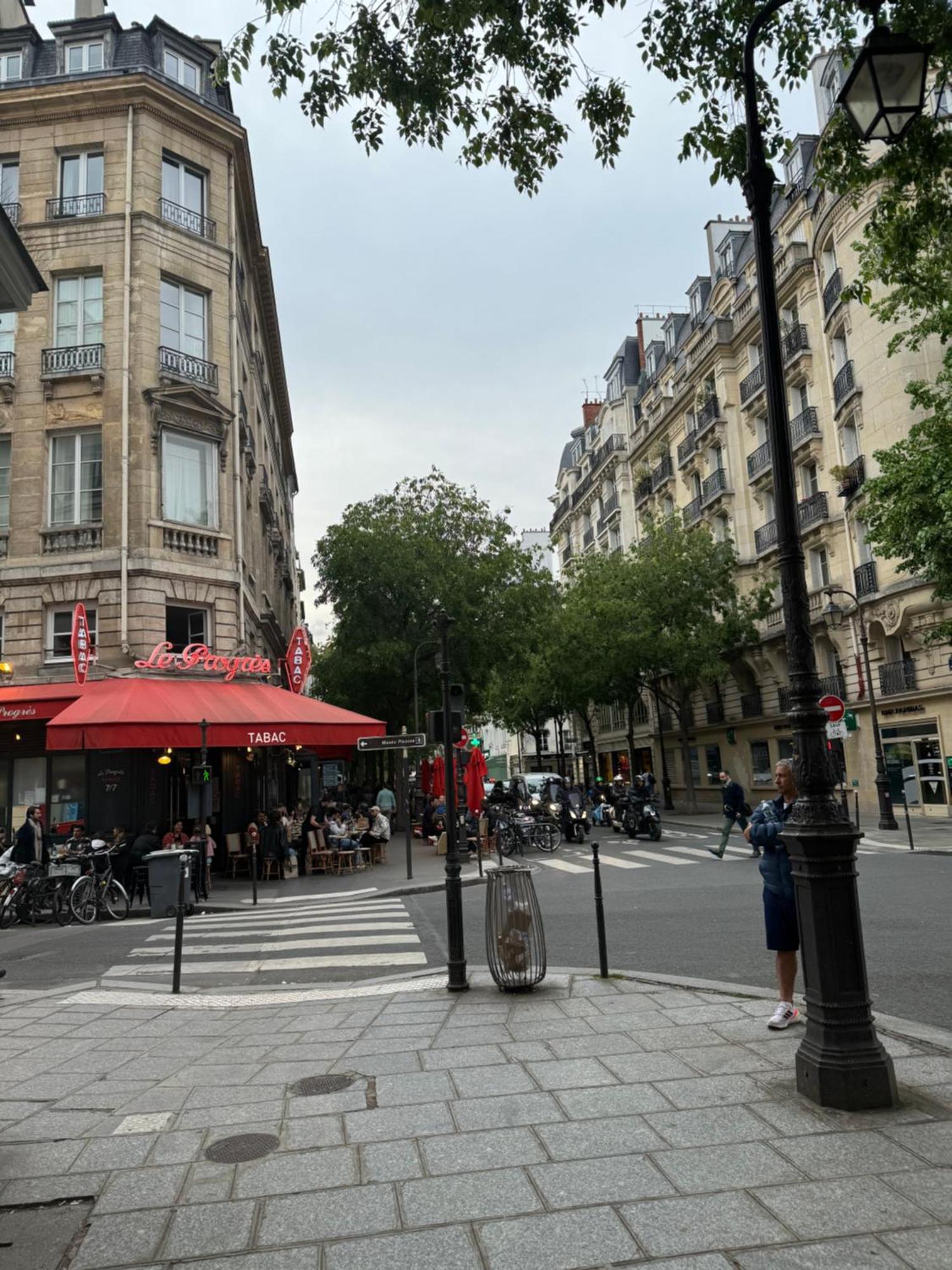 Appartement Typique Parisien Au Coeur Du Marais Dış mekan fotoğraf