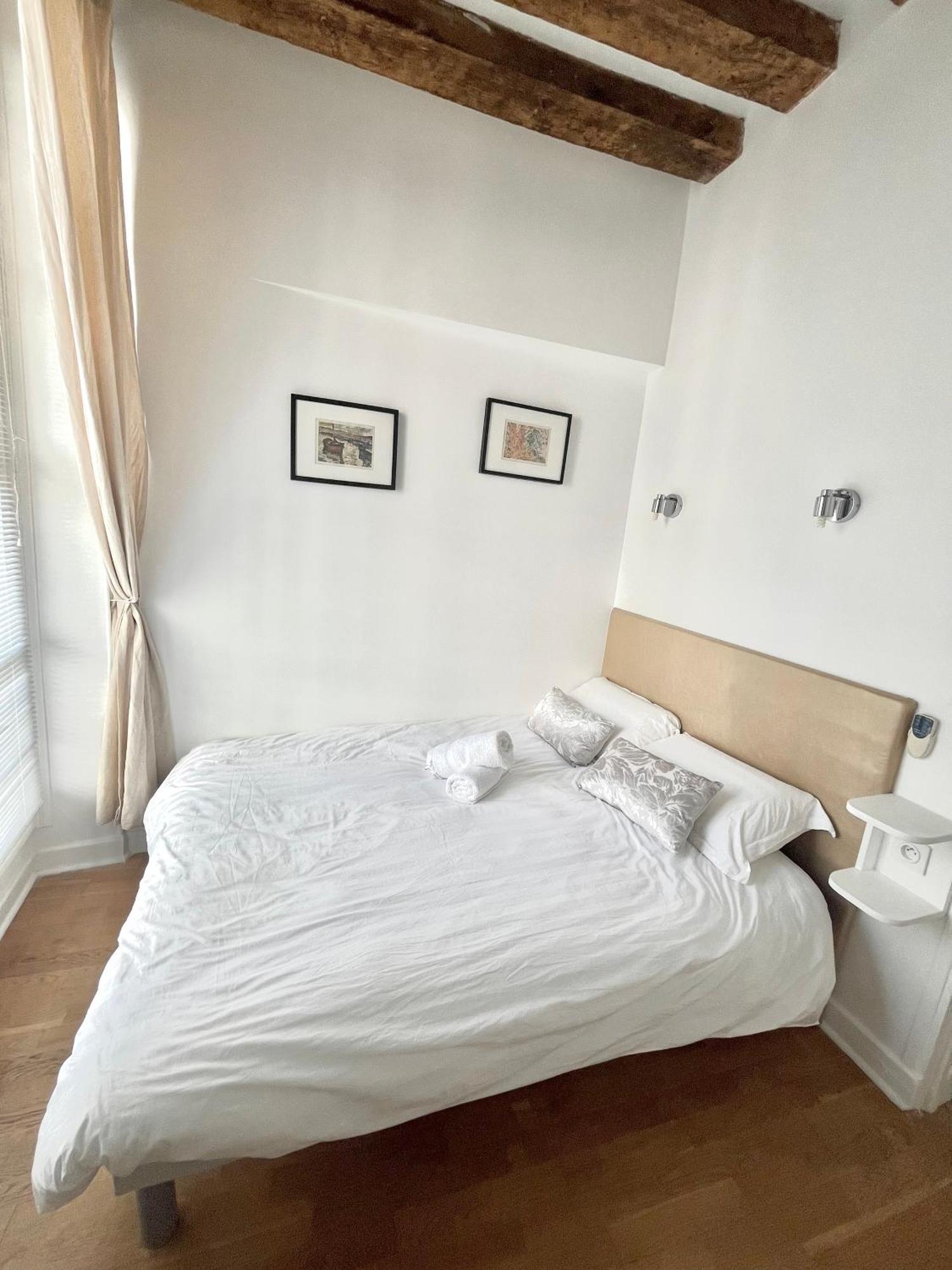 Appartement Typique Parisien Au Coeur Du Marais Dış mekan fotoğraf